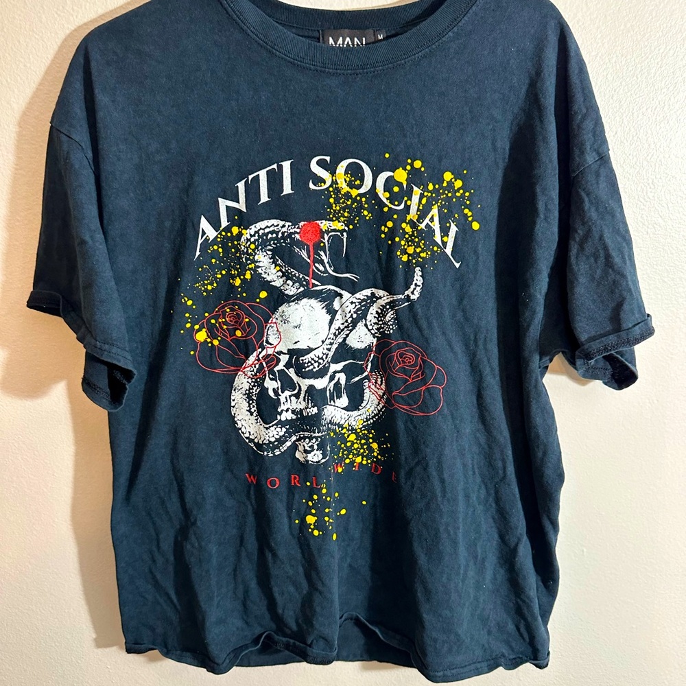 Antisocial graphic tee
